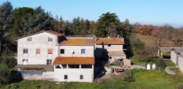 casa indipendente in vendita a Viterbo